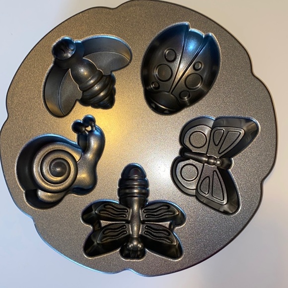 Nordic Ware Other - Nordic ware garden bugs, baking pan